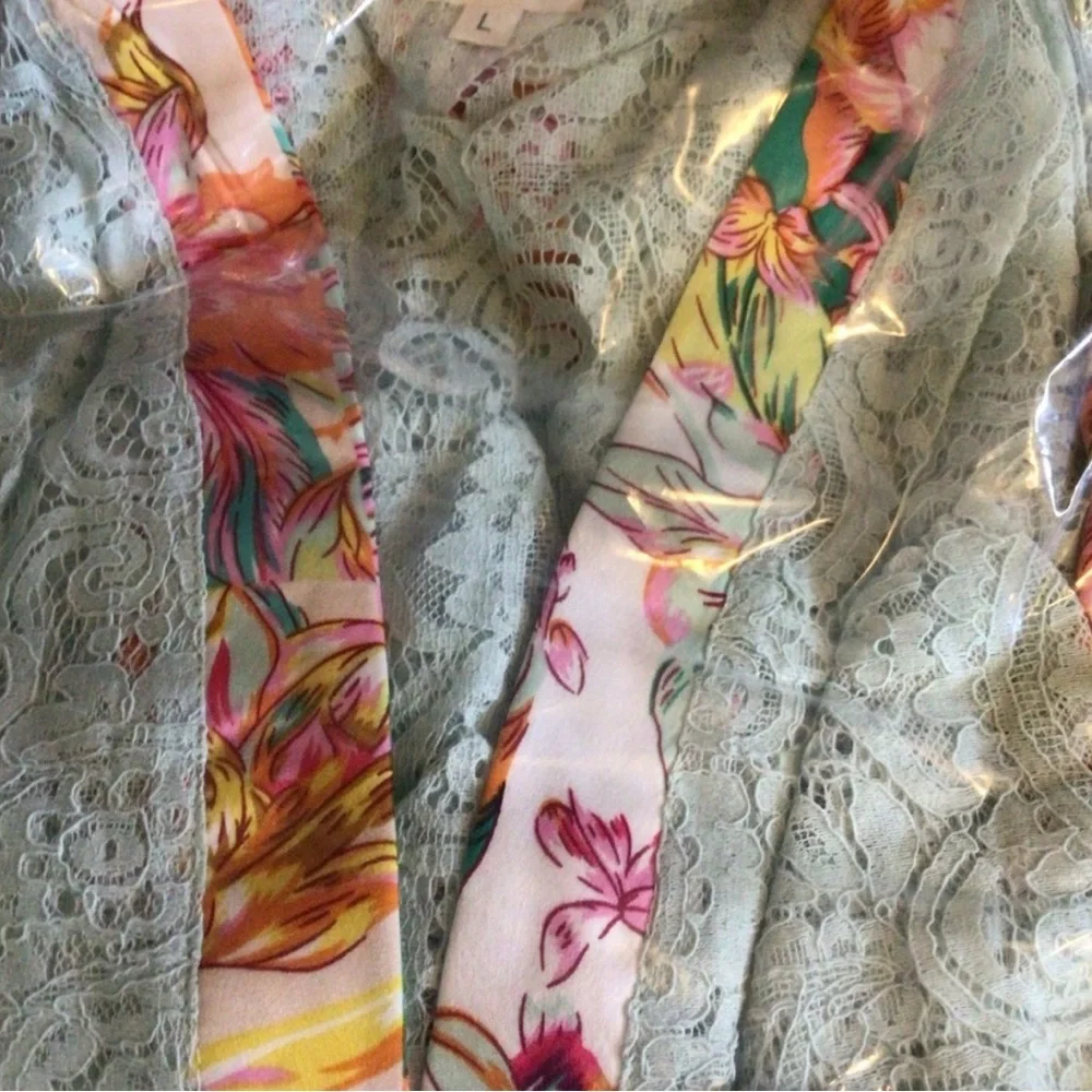 POL Moonlace Kimono Cardigan Duster mint green floral trim belt sz small - Picture 5 of 7